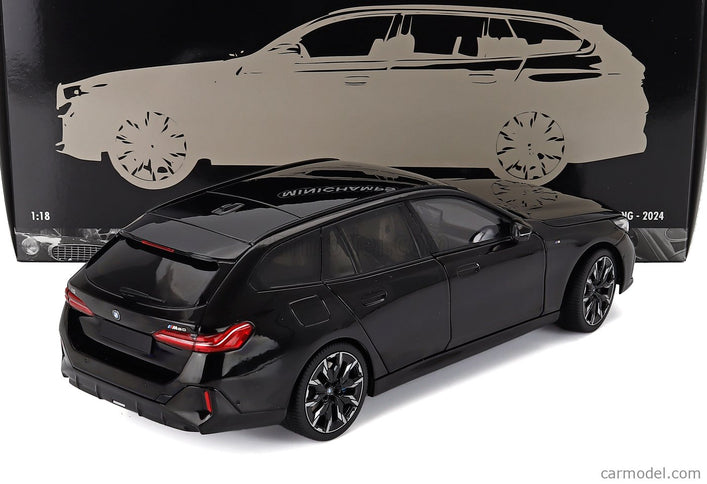 BMW 5-SERIES i5 M60 Touring (G61) SW Station Wagon 2024 1:18 Minichamps čierna metalická