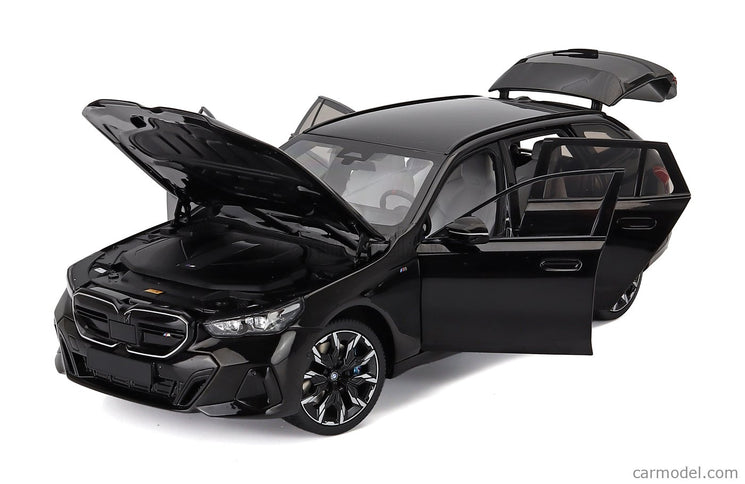 BMW 5-SERIES i5 M60 Touring (G61) SW Station Wagon 2024 1:18 Minichamps čierna metalická