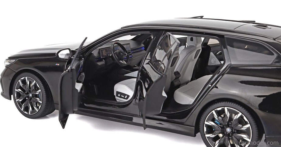 BMW 5-SERIES i5 M60 Touring (G61) SW Station Wagon 2024 1:18 Minichamps čierna metalická