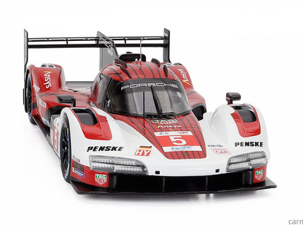 Porsche 963 9RD 4.6L Turbo V8 Team Porsche Penske Motorsport N°5 6. Miesto 24h Le Mans 2024 Matt Campbell - Michael Christensen - Frederic Makowiecki 1:18 IXO Models červená biela čierna