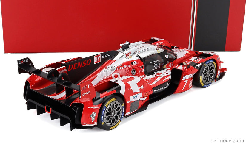 Toyota GR010 3.5L V6 Team Gazoo Racing N°7 5. Miesto 24h Le Mans 2025 Mike Conway - Kamui Kobayashi - Nyck De Vries 1:18 IXO Models červená biela čierna