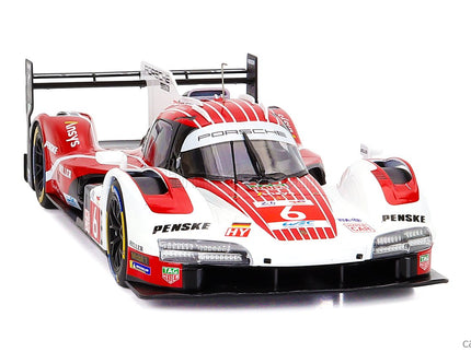 Porsche 963 9RD 4.6L Turbo V8 Team Porsche Penske Motorsport N°6 4. Miesto 24h Le Mans (pole Position) 2024 Kevin Estre - Andre Lotterer - Laurens Vanthoor 1:18 IXO Models červená biela čierna