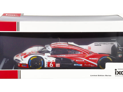 Porsche 963 9RD 4.6L Turbo V8 Team Porsche Penske Motorsport N°6 4. Miesto 24h Le Mans (pole Position) 2024 Kevin Estre - Andre Lotterer - Laurens Vanthoor 1:18 IXO Models červená biela čierna