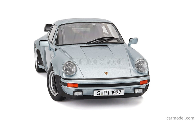 Porsche 911 930 3.3L Turbo Coupe 1977 1:18 KK Scale strieborná