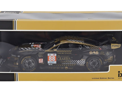 Ford Mustang GT3 Coyote 5.4L V8 Team Proton Competition N°88 3. Miesto LMGT3 Class 24h Le Mans 2024 Giorgio Roda - Mikkel Overgaard Pedersen - Dennis Olsen 1:18 IXO Models čierna zlatá