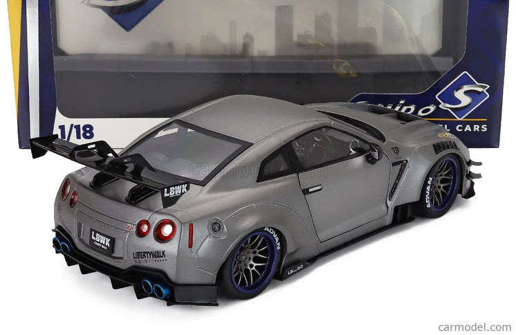 Nissan GT-R (R35) Liberty Walk Body Kit 2.0 Coupe 2024 1:18 Solido strieborná