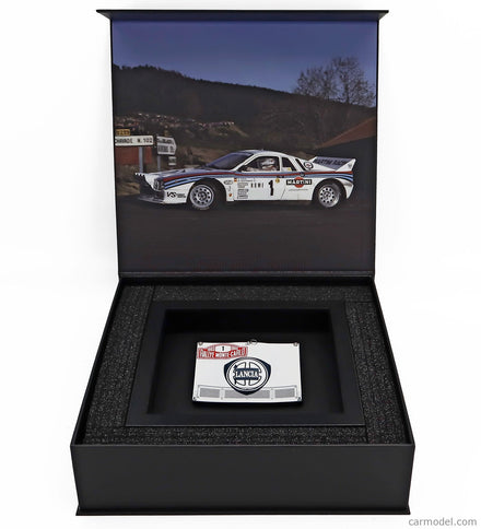 Accessories Front Bonnet Mini Hood Lancia 037 Team Martini Racing N°1 Víťaz Rally Montecarlo 1983 Walter Rohrl - Christian Geistdorfer 1:8 Werk83 biela