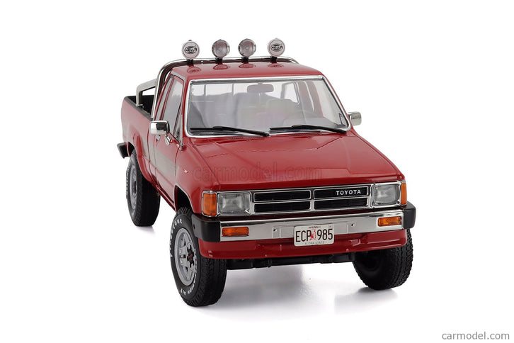 Toyota Hilux Pick-UP Nákladiak Xtra Cab 4x4 1985 1:18 KK Scale červená
