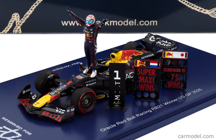 Red Bull F1 RB21 Team Oracle Red Bull Racing N°1 Víťaz USA GP (with Pit Board Super Max! 75 Wins) 2025 Max Verstappen 1:43 Spark Model modrá žltá červená