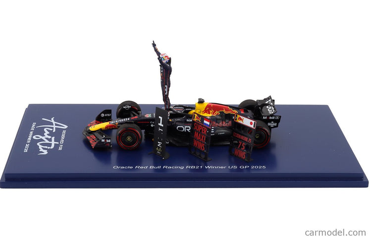 Red Bull F1 RB21 Team Oracle Red Bull Racing N°1 Víťaz USA GP (with Pit Board Super Max! 75 Wins) 2025 Max Verstappen 1:43 Spark Model modrá žltá červená