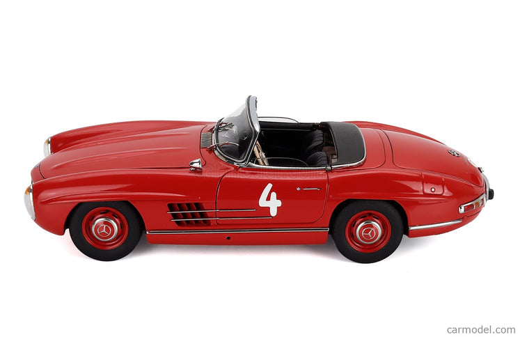 Mercedes Benz 300SL Roadster Spider Open N°4 Pferdsfeld Rennen 1961 - Classic Gala Schwetzinger International Concours D'elegance 2026 1:18 CMC červená