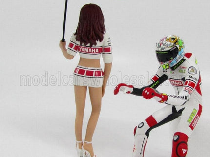 FIGURES | PILOTA VALENTINO ROSSI E OMBRELLINA GP VALENCIA 2005 | WHITE RED