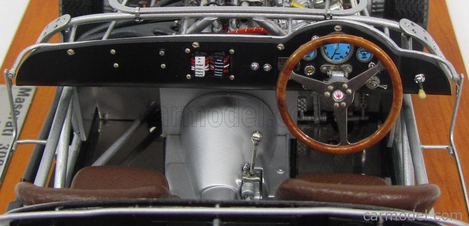 Maserati Telaio - 300S Rolling Chassis 1956 1:18 CMC strieborná