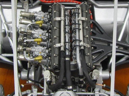 Maserati Telaio - 300S Rolling Chassis 1956 1:18 CMC strieborná