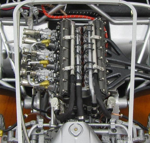 Maserati Telaio - 300S Rolling Chassis 1956 1:18 CMC strieborná