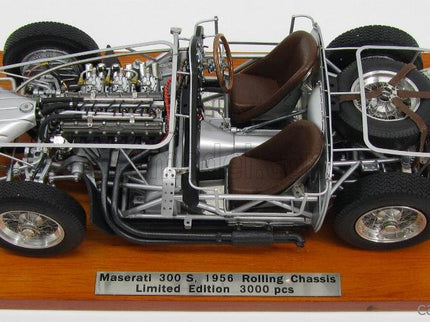 Maserati Telaio - 300S Rolling Chassis 1956 1:18 CMC strieborná