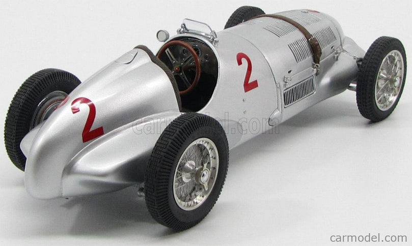 Mercedes Benz F1 W125 N°2 GP Donington 1937 H.Lang 1:18 CMC strieborná