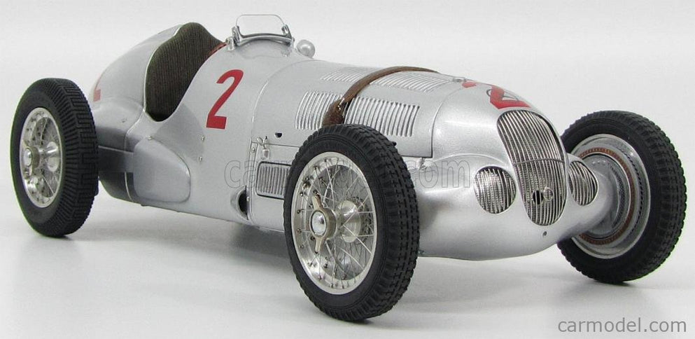Mercedes Benz F1 W125 N°2 GP Donington 1937 H.Lang 1:18 CMC strieborná