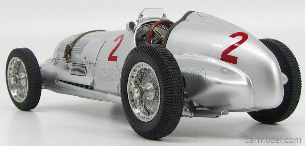 Mercedes Benz F1 W125 N°2 GP Donington 1937 H.Lang 1:18 CMC strieborná
