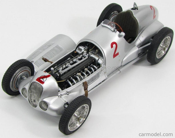 Mercedes Benz F1 W125 N°2 GP Donington 1937 H.Lang 1:18 CMC strieborná