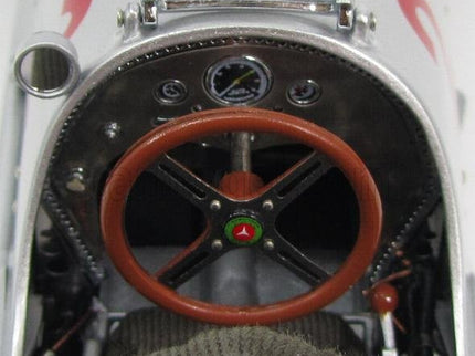 Mercedes Benz F1 W125 N°2 GP Donington 1937 H.Lang 1:18 CMC strieborná