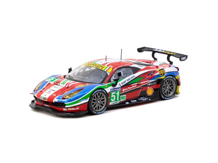 Ferrari 488 GTE 3.9L Turbo V8 N°51 24h Le Mans 2016 Gianmaria Bruni - James Calado - Alessandro Pier Guidi 1:64 TARMAC WORKS X IXO červená zelená biela