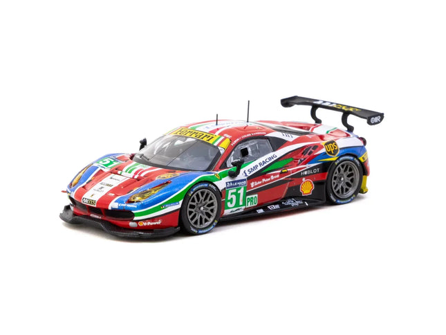 Ferrari 488 GTE 3.9L Turbo V8 N°51 24h Le Mans 2016 Gianmaria Bruni - James Calado - Alessandro Pier Guidi 1:64 TARMAC WORKS X IXO červená zelená biela